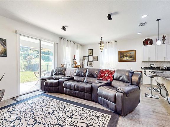 4th image of 626 Conservation Blvd