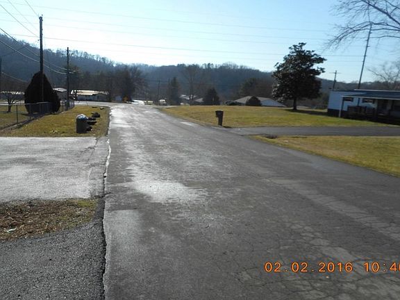 5th image of 240 Arrowhead Dr