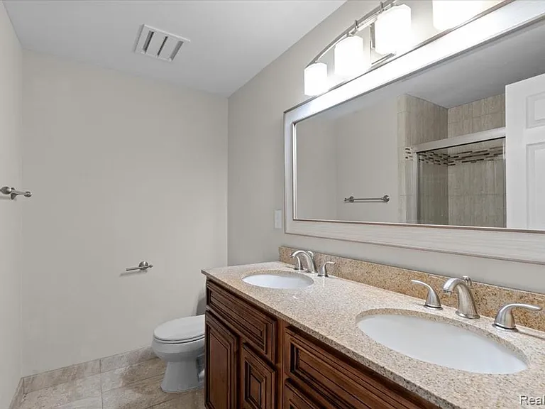 5476 Van Ness Dr — Photo 37