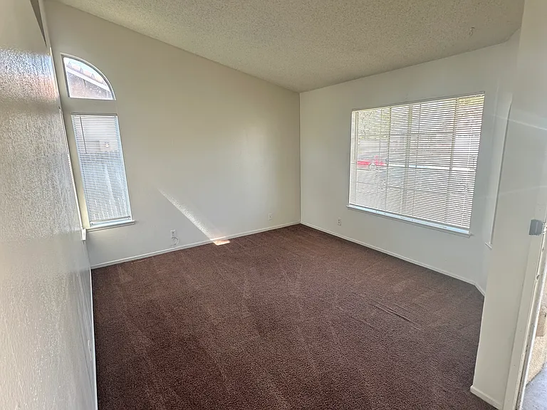 122 Noga Ave — Photo 11