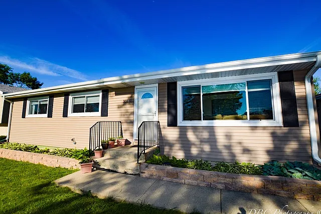 33111 N Battershall Rd photo 1