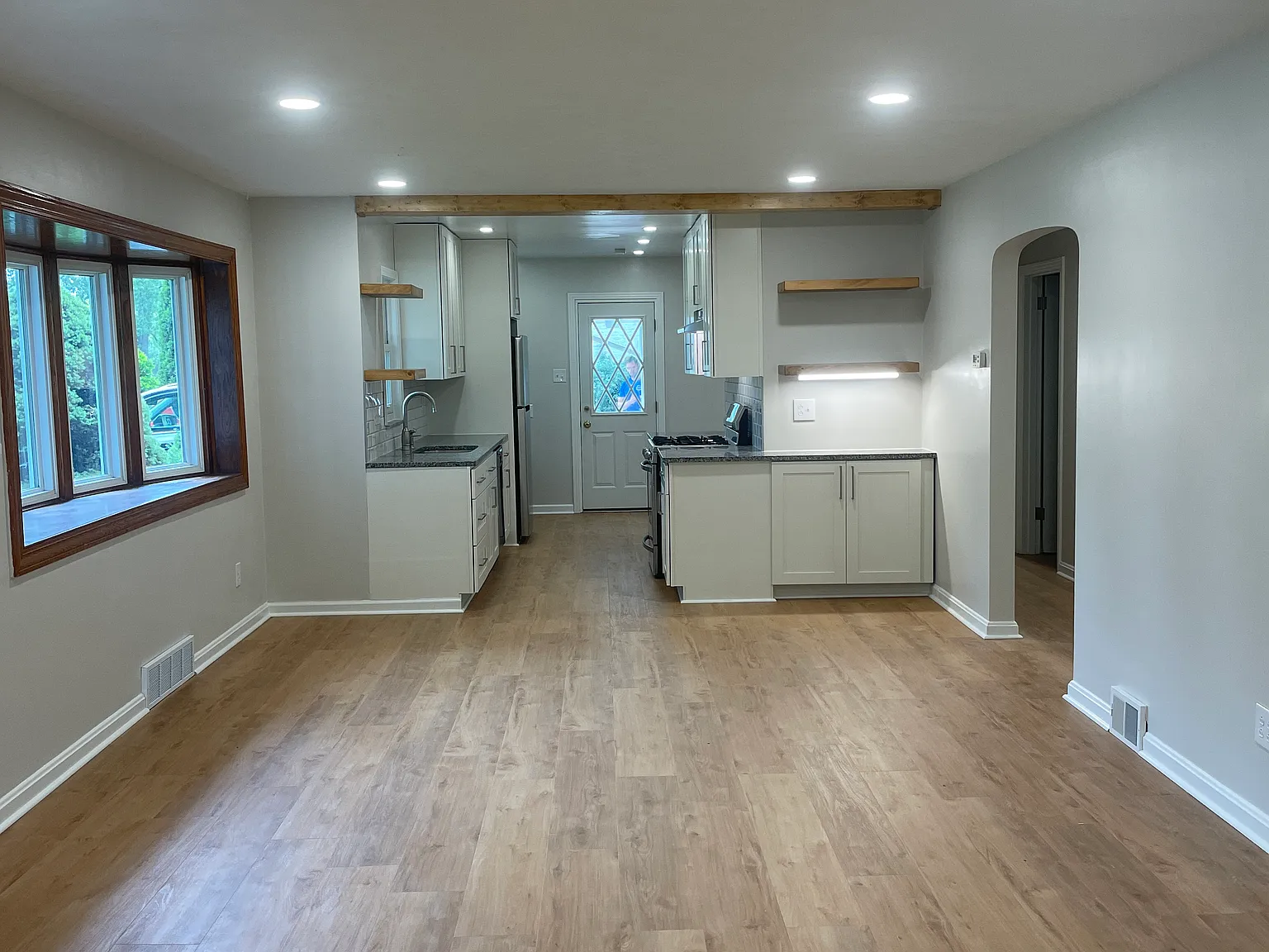 3 bed, 2000 sqft, $2,650 — Photo 1