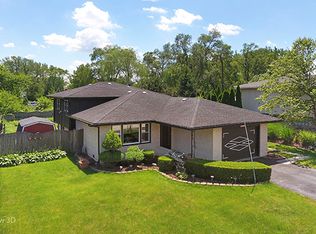 8631 W Sun Valley Dr, Palos Hills, IL