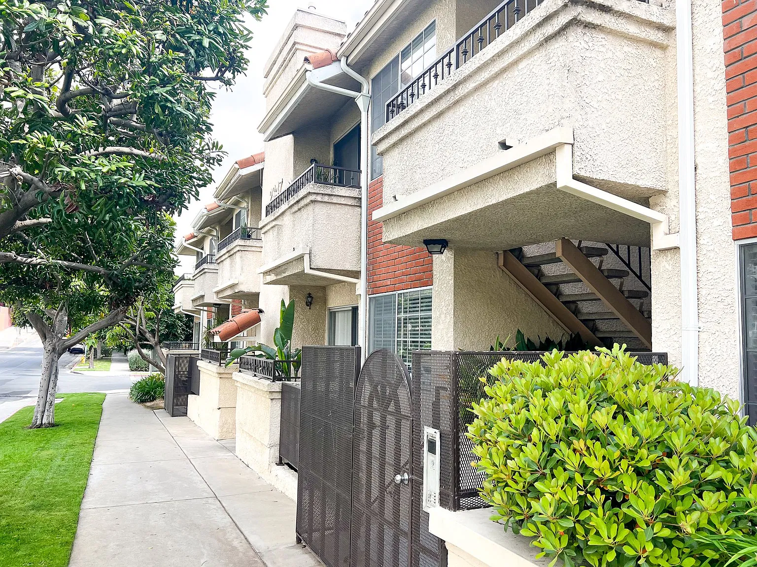 Kerwood Apartments — Photo 3