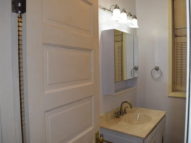 5200 Alaska Ave — Photo 14