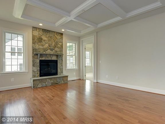 2nd image of 2422 Anderson Hill St