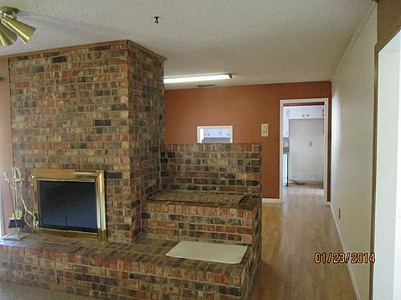 3rd image of 2818 Ventura Dr