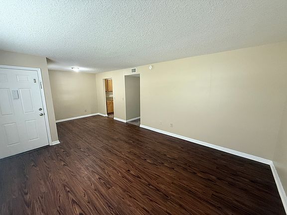 5th image of 470 Lombard St #B