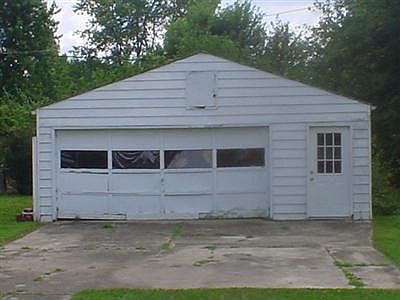4th image of 145 Countryside Dr