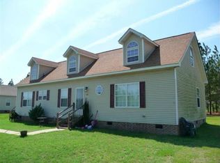 868 E McRainey Rd, Saint Pauls, NC 28384