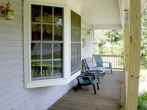 Front Porch w/ Bay Window