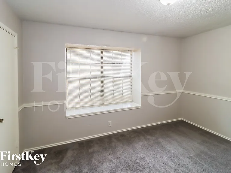 3200 Creekwood Ln — Photo 13