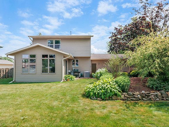 5th image of 489 Cherry Wood Dr