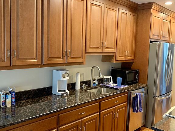 2nd image of 2675 Park Ave #5
