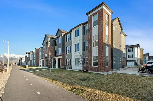 1424 N 3830 W Photo 1