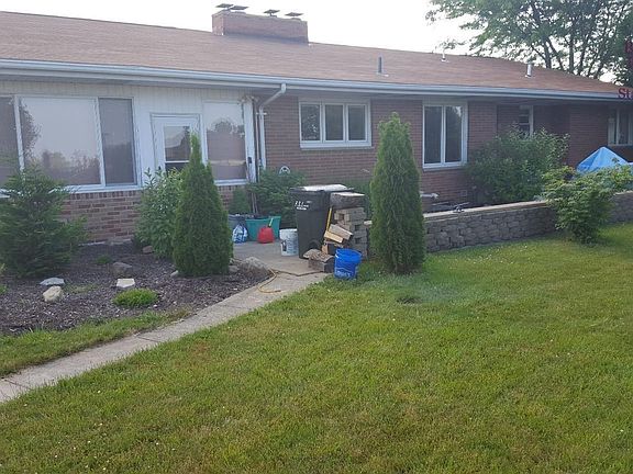 2nd image of 3910 Meadowlawn Dr