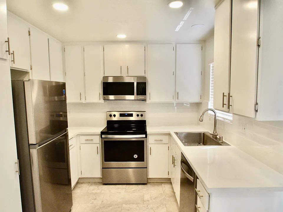 650 W Gonzales Rd #3