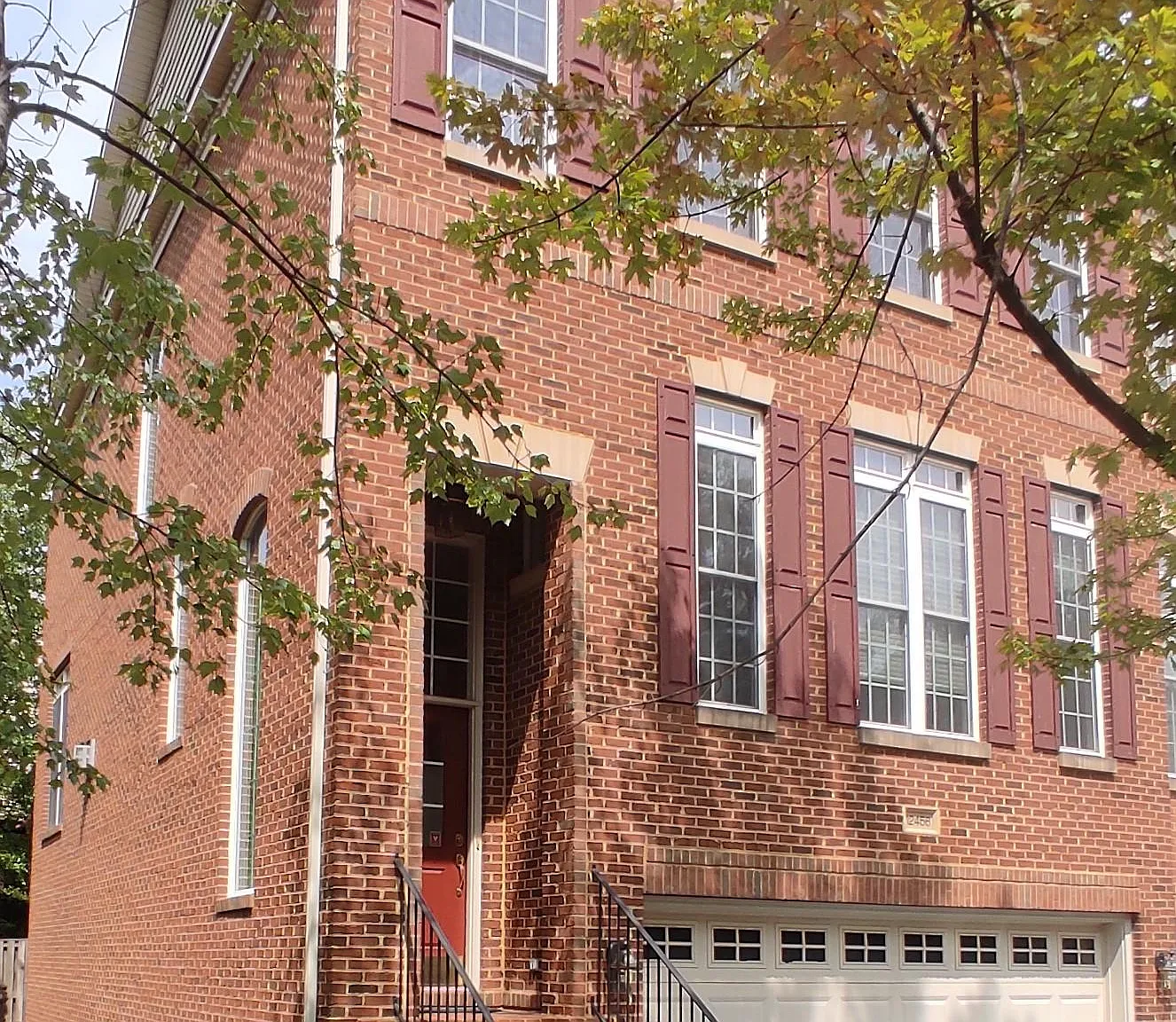 3 bed, 2612 sqft, $3,700 — Photo 2
