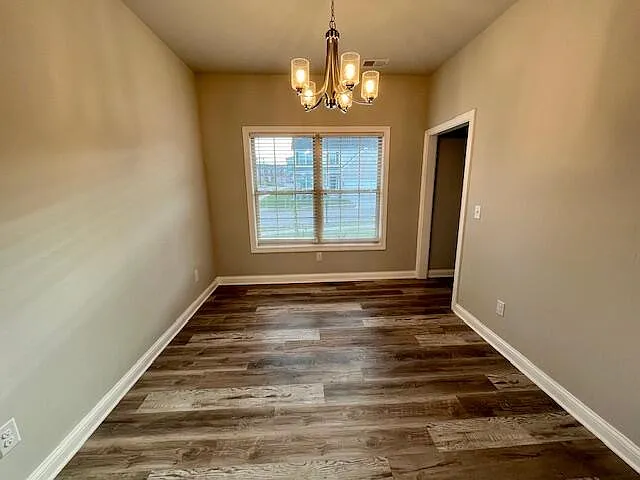 4 bed, 2.5 bath, 2150 sqft, $2,350 — Photo 3