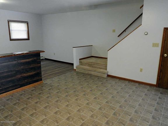 3rd image of 21 Mountain Dr