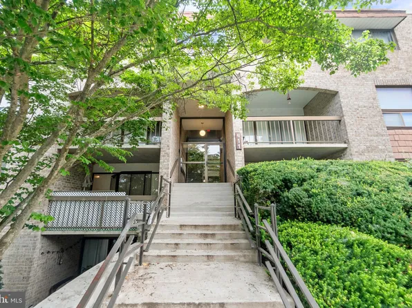411 Christopher Ave APT 22, Gaithersburg, MD 20879