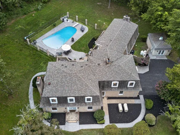 3001 Merrydale Dr, Upper Marlboro, MD 20772