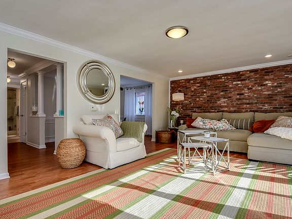 2nd Floor Living Room