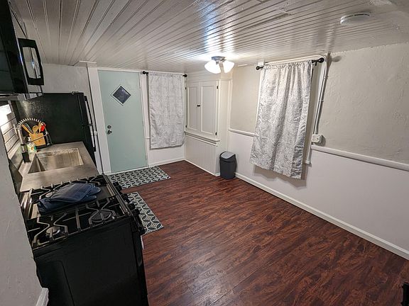4th image of 1968 E 126th St #Basement