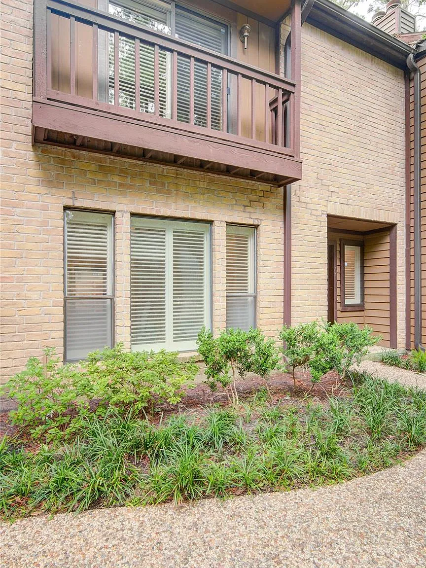 2 bed, 2.5 bath, 1460 sqft, $2,100 — Photo 3