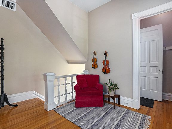 5th image of 238 Paris Ave SE