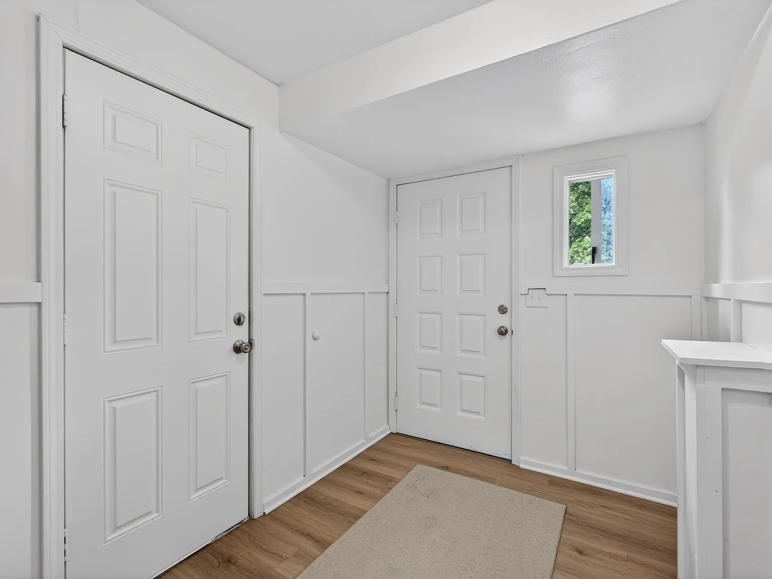 3 bed, 1100 sqft, $1,900 — Photo 2
