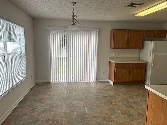 3rd image of 826 Battery Pointe Dr