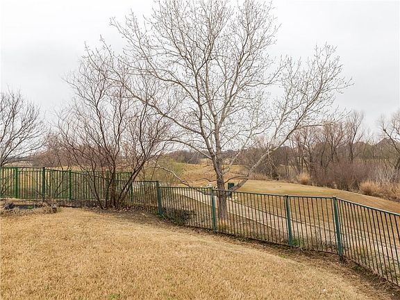 5th image of 2293 Sleepy Hollow Trl