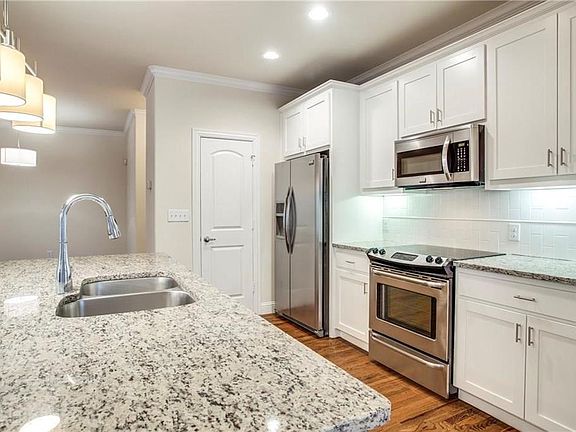 5th image of 4124 Hyer St Unit 5