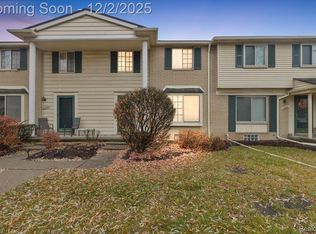 23588 Lahser Rd, Southfield, MI 48033