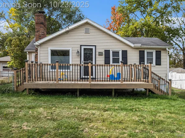 845 N East St, Fenton, MI 48430