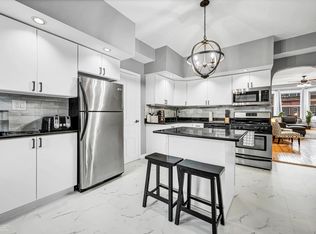 2202 N Clybourn Ave #3, Chicago, IL 60614