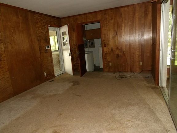 5th image of 107 Barnett Dr