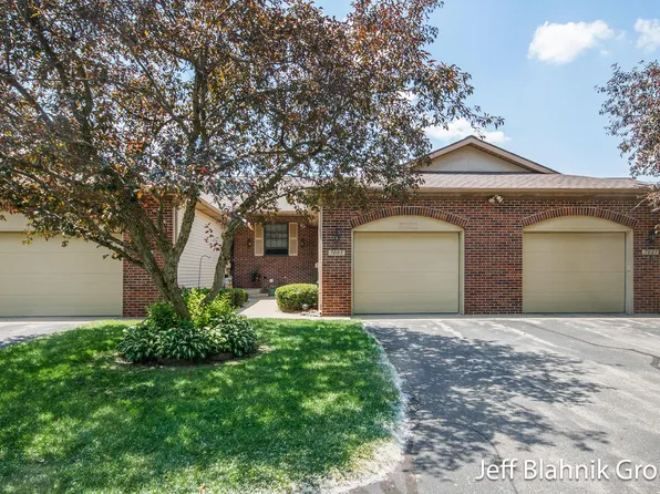 7005 E Springtree Ln SW, Grand Rapids, MI 49548