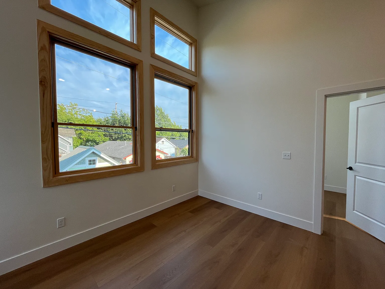 2626 Iron St — Photo 4