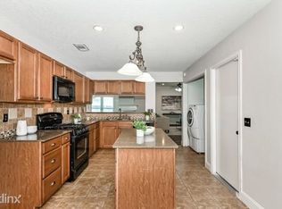 4010R Spring Branch Dr W, Pearland, TX 77584