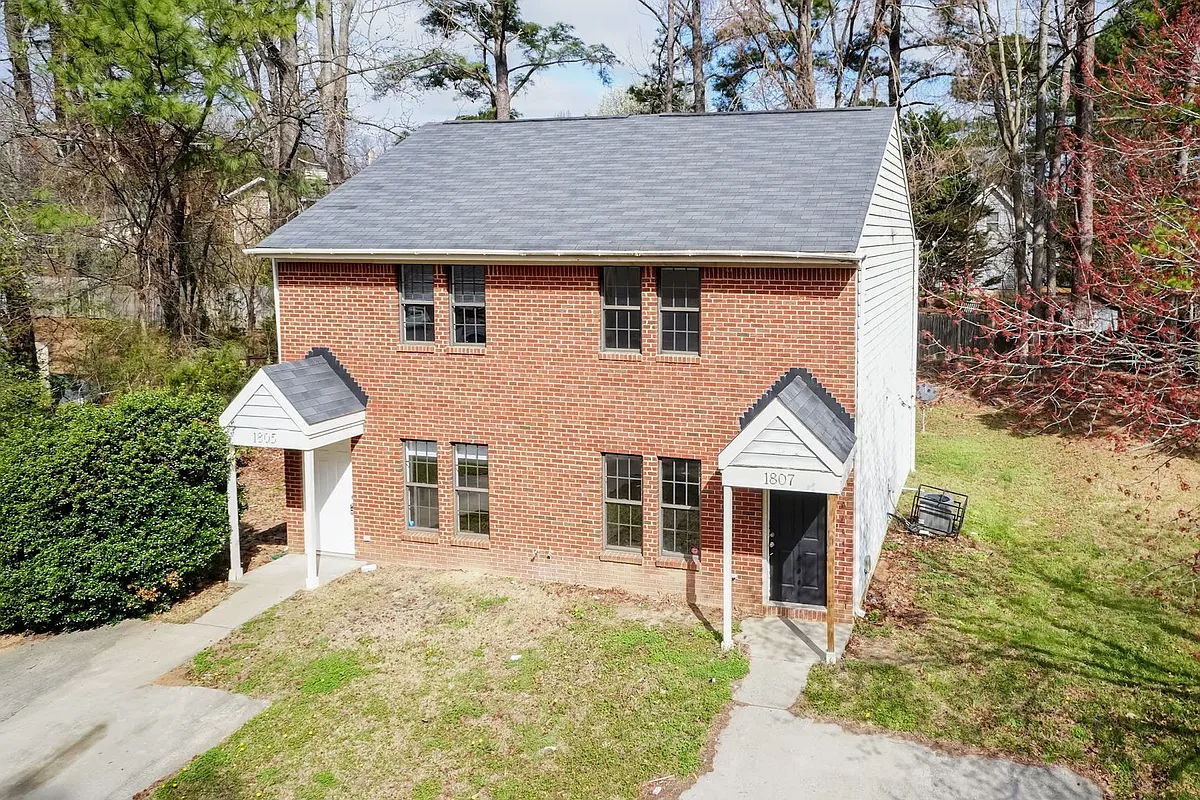 Building Photo - 1807 Fox Hollow Dr