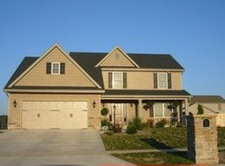 402 Harlan Wise Dr, Saint Joseph, IL 61873