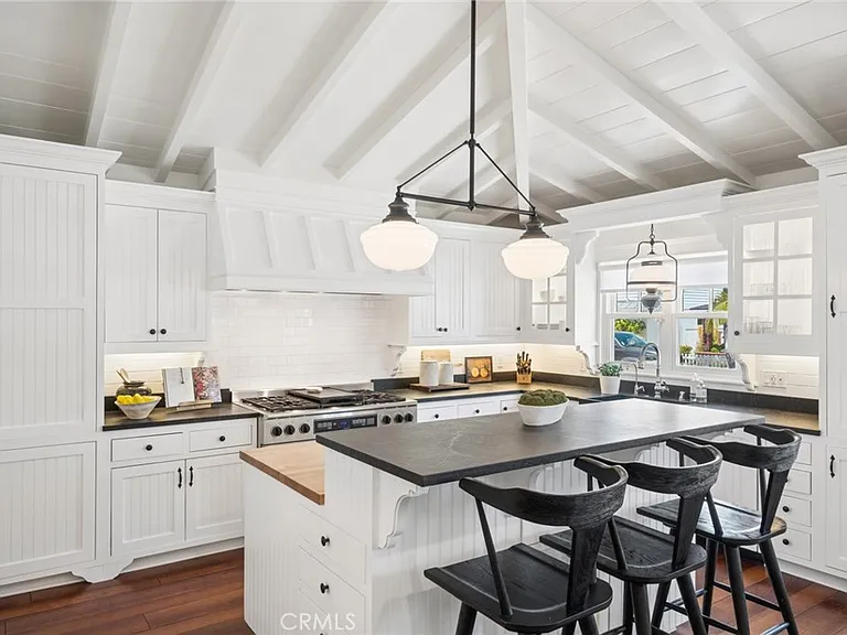 2035 Miramar Dr — Photo 22