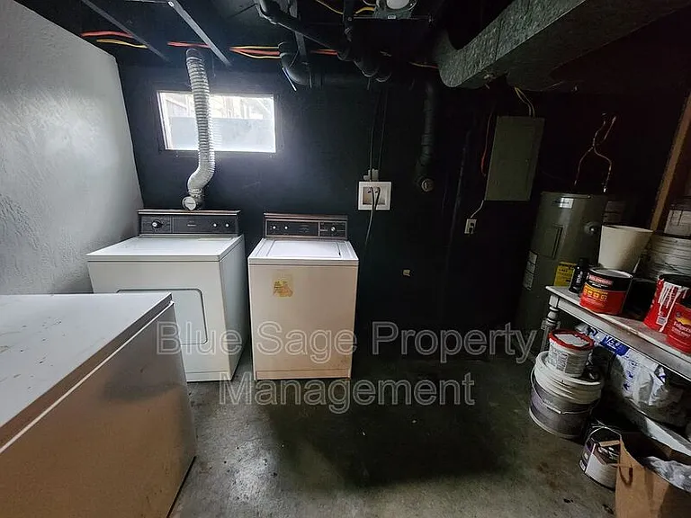 812 W 13th St — Photo 21