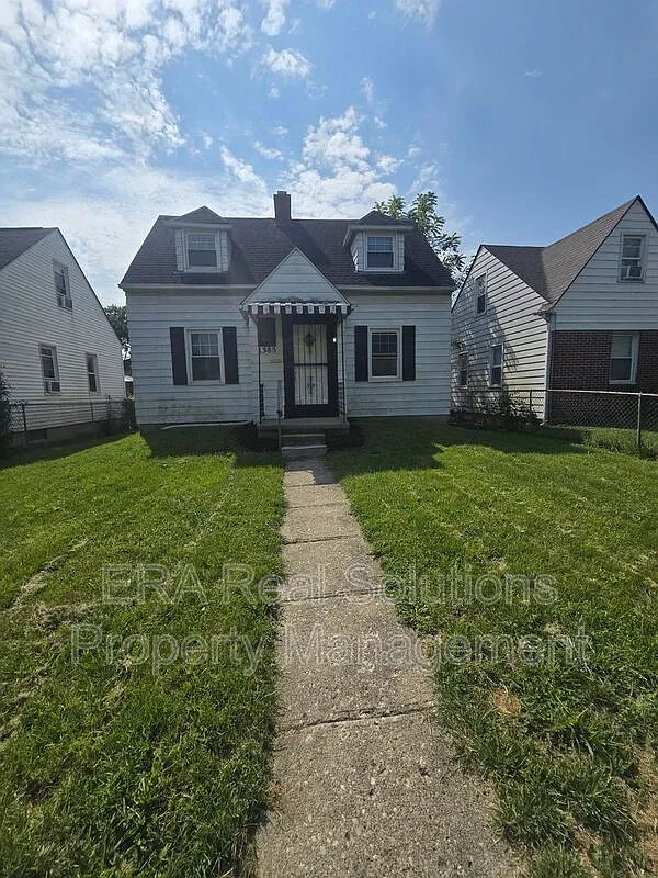 2 bed, 1.0 bath, 1198 sqft, $1,100 — Photo 1