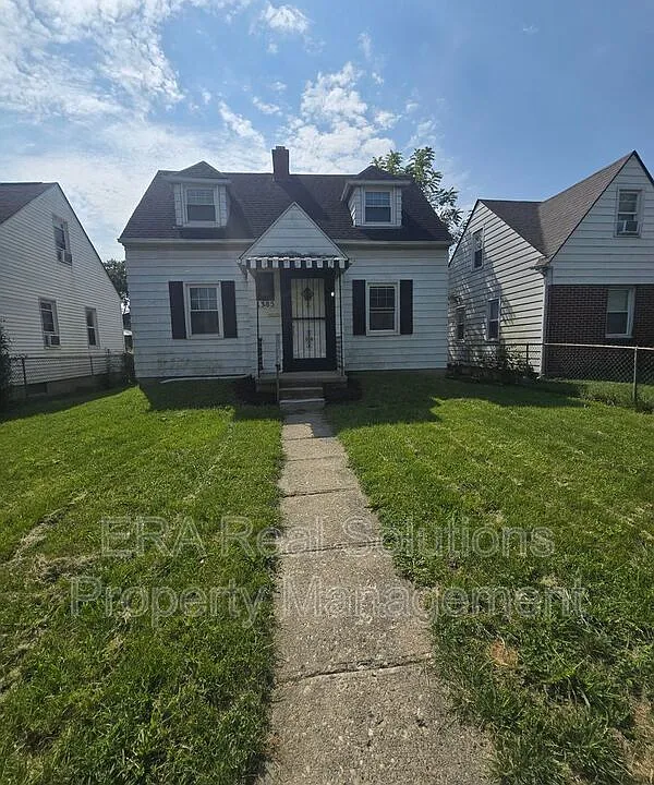 1385 Duxberry Ave