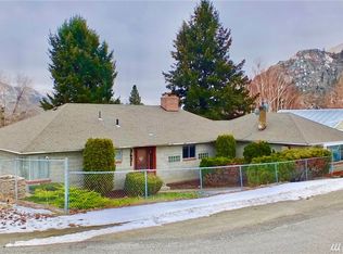 2621 2nd St, Entiat, WA 98822