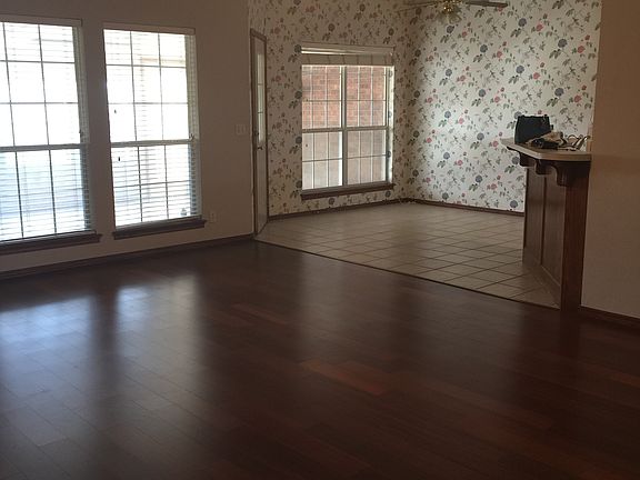 3rd image of 14113 Glen Oaks Pl