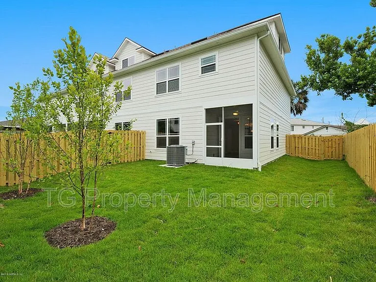 2656 Almonaster St — Photo 12